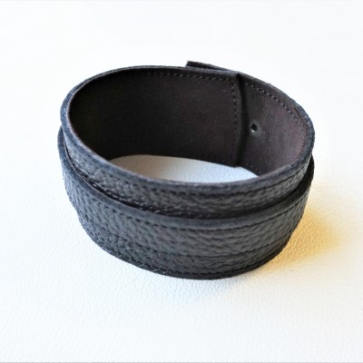 Bracelet 4 cm en cuir souple grainé noir pour poignet large
