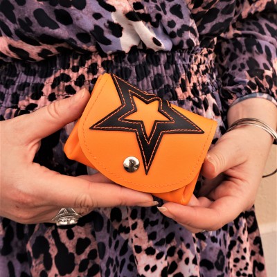 Porte monnaie artisanal en cuir souple orange avec étoile idée cadeau femme