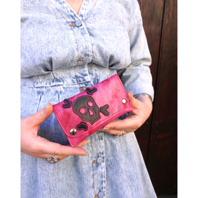 Pochette à tabac motif tête de mort en cuir rose marbré idée cadeau