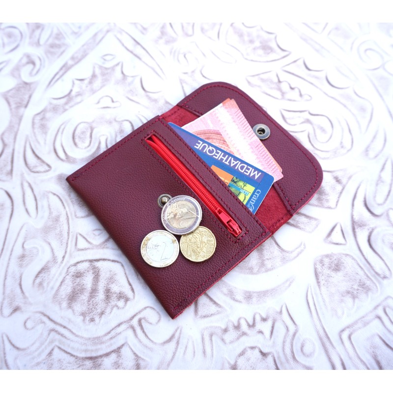 Etui pour carte bancaire et porte monnaie compact en cuir grainé prune fait en France