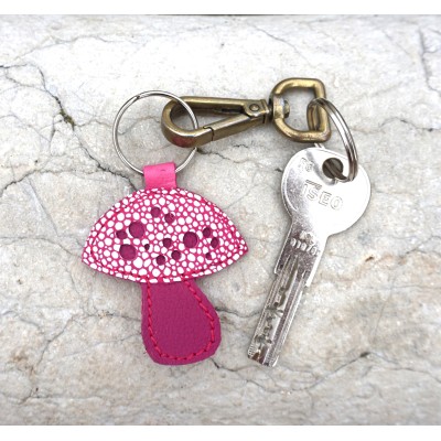 Porte clé ou breloque de sac champignon rose idée cadeau amanite
